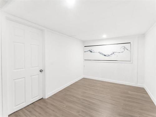 1331 Somerville Ave, Winnipeg, MB - Indoor Photo Showing Other Room