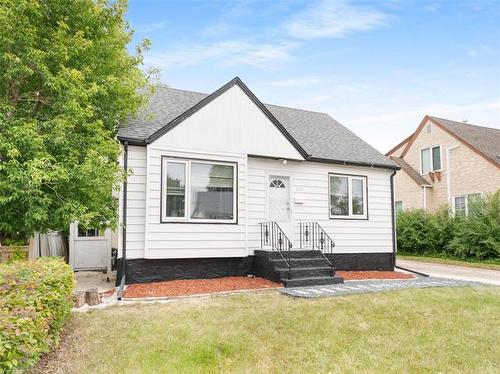 1331 Somerville Ave, Winnipeg, MB - Outdoor