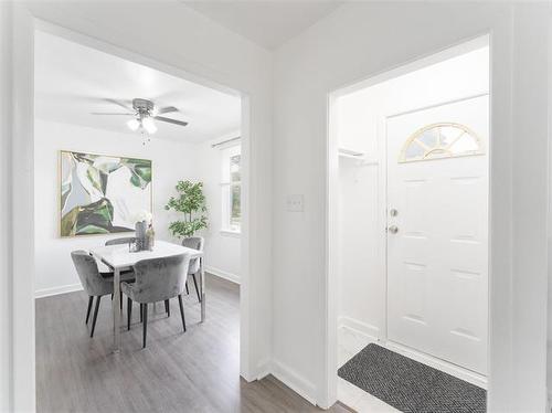 1331 Somerville Ave, Winnipeg, MB - Indoor