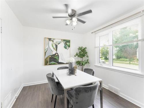 1331 Somerville Ave, Winnipeg, MB - Indoor Photo Showing Dining Room