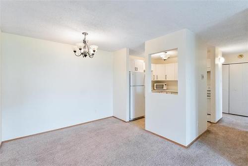 7-55 Bayridge Ave, Winnipeg, MB - Indoor