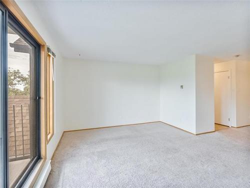 7-55 Bayridge Ave, Winnipeg, MB - Indoor Photo Showing Other Room