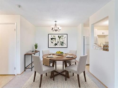 7-55 Bayridge Ave, Winnipeg, MB - Indoor Photo Showing Dining Room