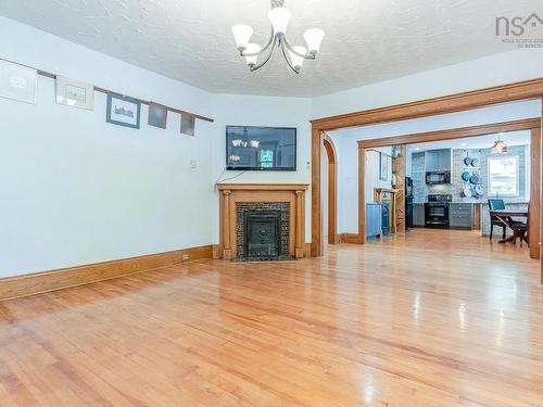 366 Main Street, Middleton, NS - Indoor With Fireplace