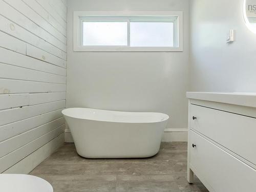 366 Main Street, Middleton, NS - Indoor Photo Showing Bathroom