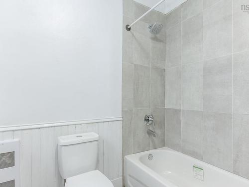 366 Main Street, Middleton, NS - Indoor Photo Showing Bathroom