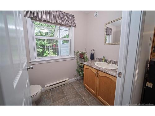 19 Christopher Dr, Burton, NB 