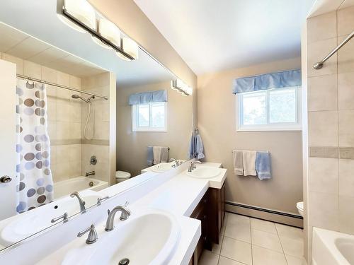 204 Anten Street, Thunder Bay, ON - Indoor Photo Showing Bathroom