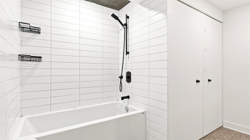 Bathroom - 002-2010 Rue De Chambly, Saint-Bruno-De-Montarville, QC - Indoor Photo Showing Bathroom