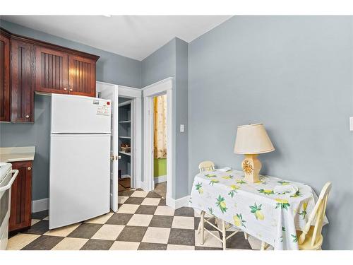 8 Glenridge Crescent, St. John'S, NL - Indoor Photo Showing Kitchen
