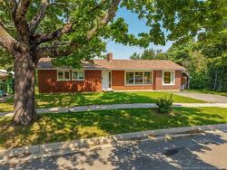 347 Massey ST  Fredericton, NB E3B 2Z7