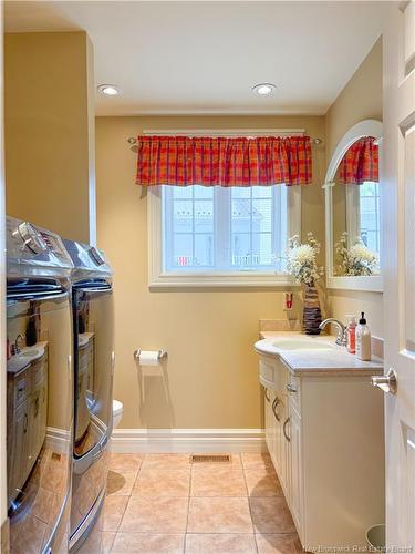 21 Hillcrest Ave, Hartland, NB 