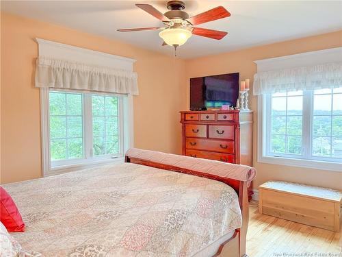 21 Hillcrest Ave, Hartland, NB 
