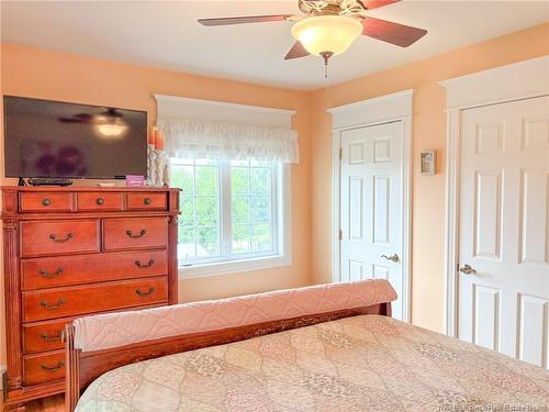 21 Hillcrest Ave, Hartland, NB 