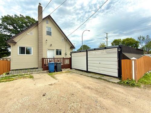 396 Belvidere St, Winnipeg, MB - Outdoor With Exterior