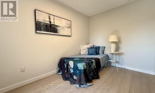 5666 Cortina Crescent, Mississauga, ON - Indoor Photo Showing Bedroom