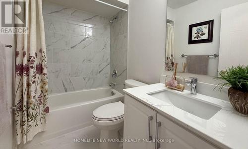 5666 Cortina Crescent, Mississauga, ON - Indoor Photo Showing Bathroom