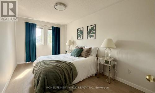 5666 Cortina Crescent, Mississauga, ON - Indoor Photo Showing Bedroom