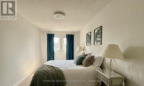 5666 Cortina Crescent, Mississauga, ON - Indoor Photo Showing Bedroom