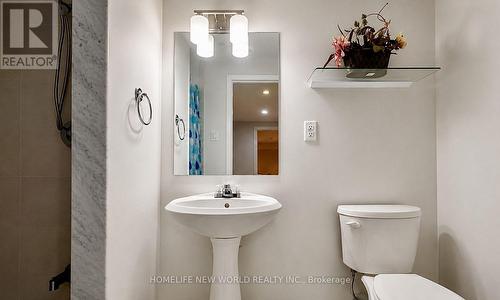 5666 Cortina Crescent, Mississauga, ON - Indoor Photo Showing Bathroom