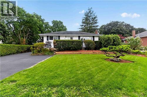 8 AVONDALE Crescent  Brantford, ON N3S 4L5