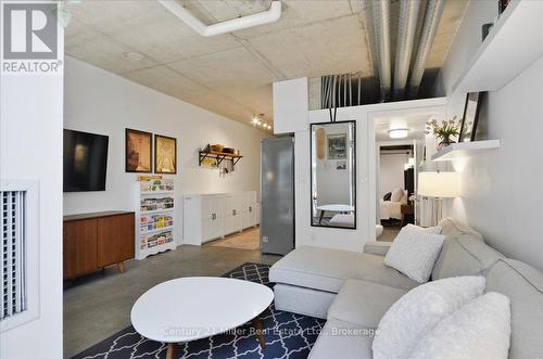 518 - 150 Sudbury Street, Toronto (Little Portugal), ON - Indoor Photo Showing Living Room