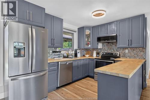 520 Front Road, Lasalle, ON - Indoor Photo Showing Kitchen With Double Sink With Upgraded Kitchen