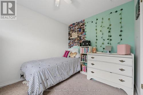 81 Candlewood Drive, Guelph (Willow West/Sugarbush/West Acres), ON - Indoor Photo Showing Bedroom