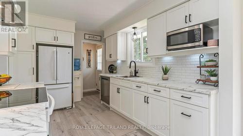 7 Stirling Crescent, St. Thomas, ON - Indoor Photo Showing Kitchen