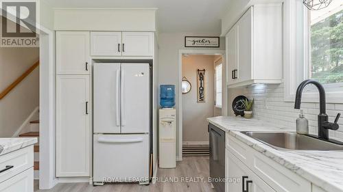 7 Stirling Crescent, St. Thomas, ON - Indoor Photo Showing Kitchen