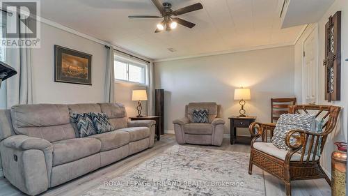 7 Stirling Crescent, St. Thomas, ON - Indoor Photo Showing Living Room