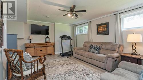 7 Stirling Crescent, St. Thomas, ON - Indoor Photo Showing Living Room
