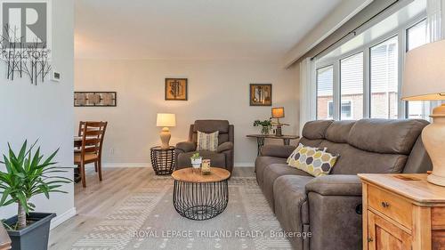 7 Stirling Crescent, St. Thomas, ON - Indoor Photo Showing Living Room