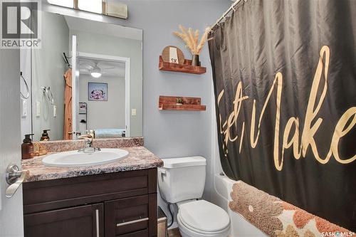 710 Redwood Crescent, Warman, SK - Indoor Photo Showing Bathroom