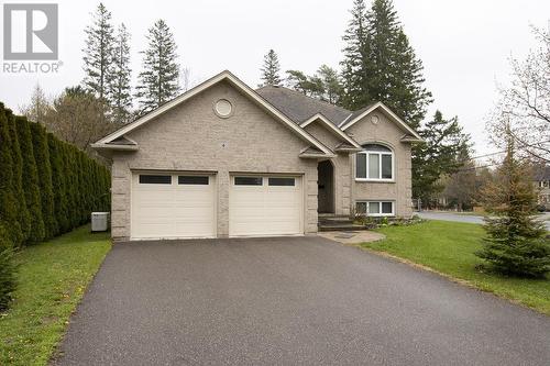4 Parkdale Dr, Sault Ste. Marie, ON - Outdoor With Facade