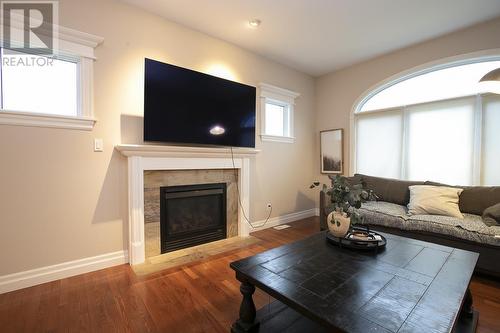4 Parkdale Dr, Sault Ste. Marie, ON - Indoor Photo Showing Living Room With Fireplace