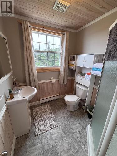 280 Main Road, Whiteway, NL - Indoor Photo Showing Bathroom