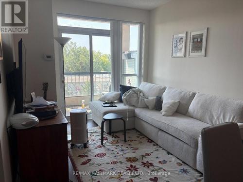 712 - 2 Old Mill Drive, Toronto, ON - Indoor Photo Showing Living Room