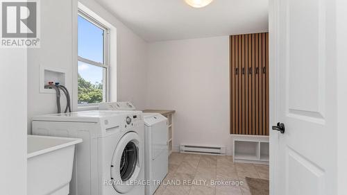 114 Fairview Avenue, St. Thomas, ON - Indoor Photo Showing Laundry Room