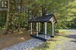 set amongst a park-like setting. - 