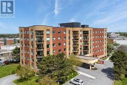 204 - 130 WRIGHT CRESCENT Kingston (Central City East), ON K7L 5R1