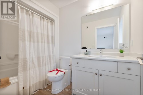 71 Harrow Lane, St. Thomas, ON 
