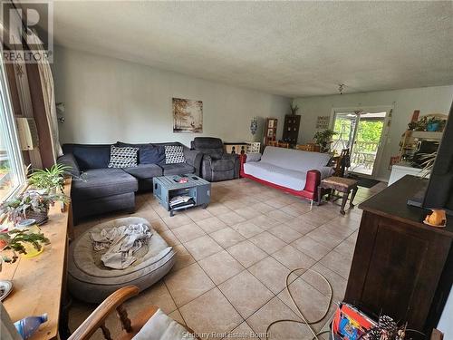 2-7 Ontario Drive, Spanish, ON - Indoor Photo Showing Living Room