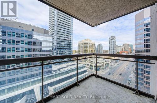 1512 - 18 Parkview Avenue, Toronto, ON - Outdoor