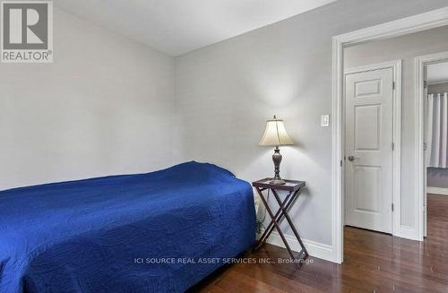 1603 Lincolnshire Boulevard, Mississauga, ON - Indoor Photo Showing Bedroom