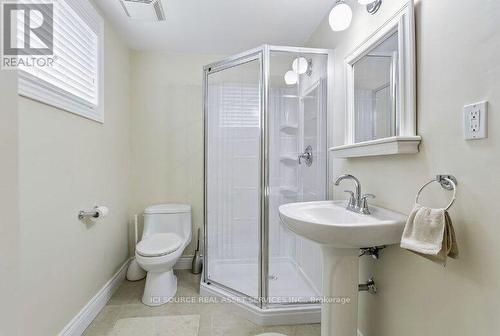 1603 Lincolnshire Boulevard, Mississauga, ON - Indoor Photo Showing Bathroom