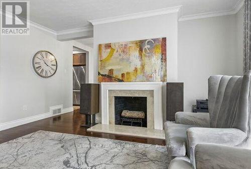 1603 Lincolnshire Boulevard, Mississauga, ON - Indoor Photo Showing Living Room With Fireplace
