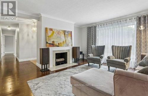 1603 Lincolnshire Boulevard, Mississauga, ON - Indoor Photo Showing Living Room With Fireplace