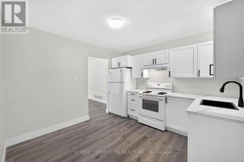 35 Mancroft Crescent, Brampton, ON - Indoor Photo Showing Kitchen