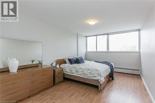 24 Midland Drive Unit# 402, Kitchener, ON - Indoor Photo Showing Bedroom